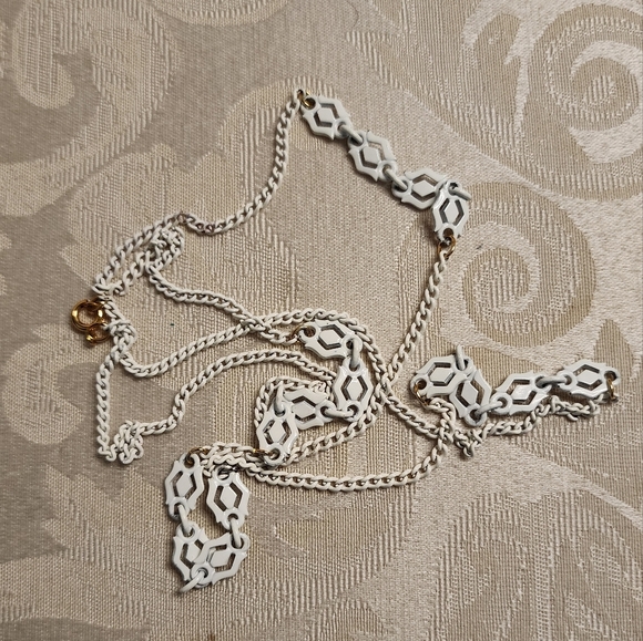 Vintage 1970s White Enamel Link Necklace | Bold Geometric Statement Chain - Picture 3 of 5
